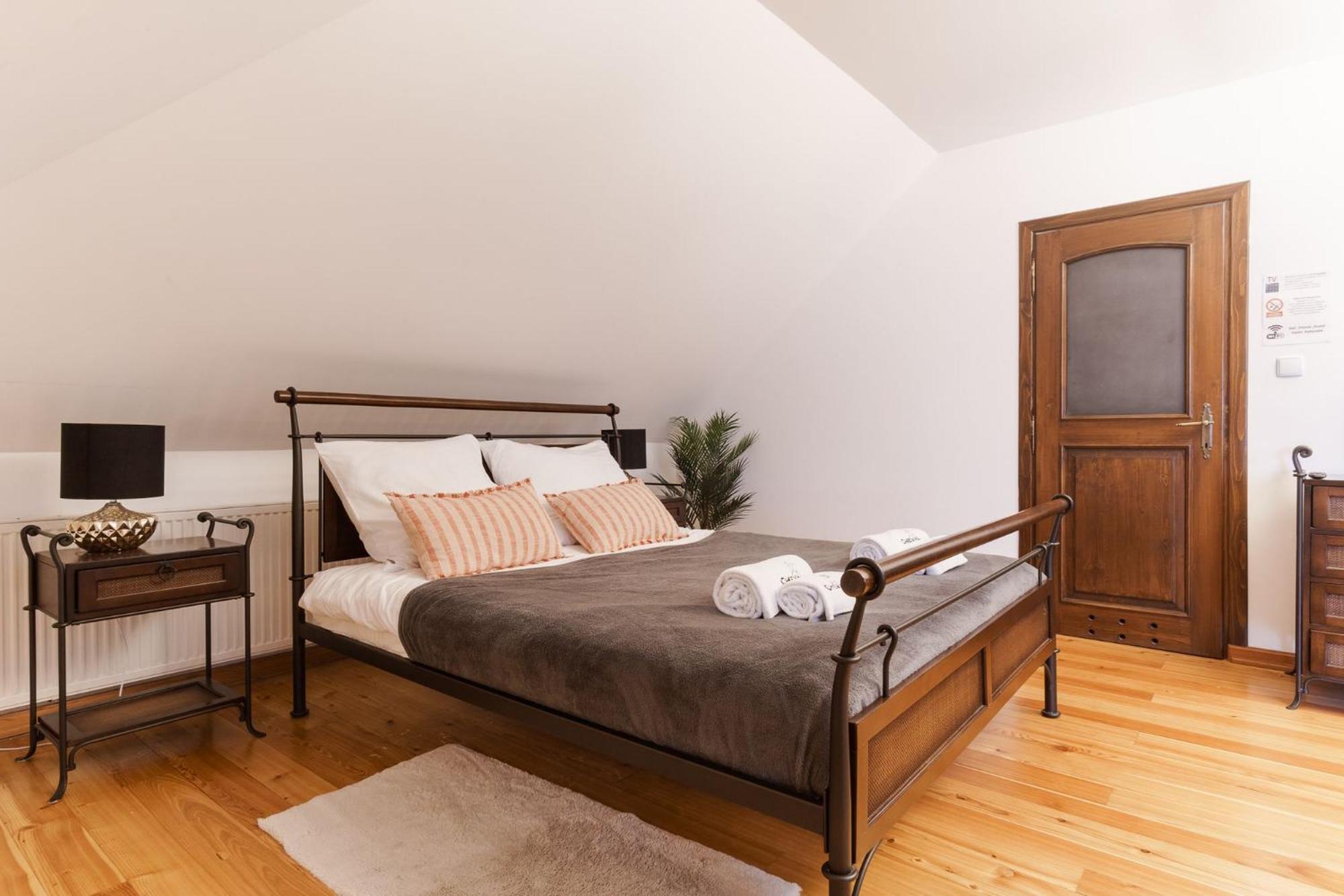 קרקוב Apartamenty W Dworku Cheval מראה חיצוני תמונה