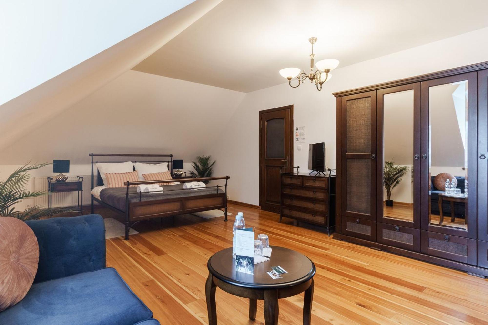 קרקוב Apartamenty W Dworku Cheval מראה חיצוני תמונה