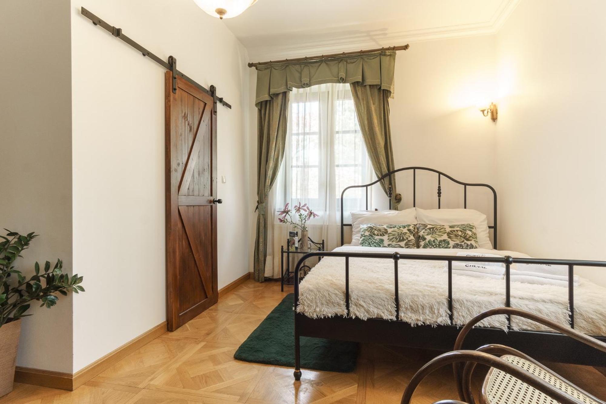 קרקוב Apartamenty W Dworku Cheval מראה חיצוני תמונה